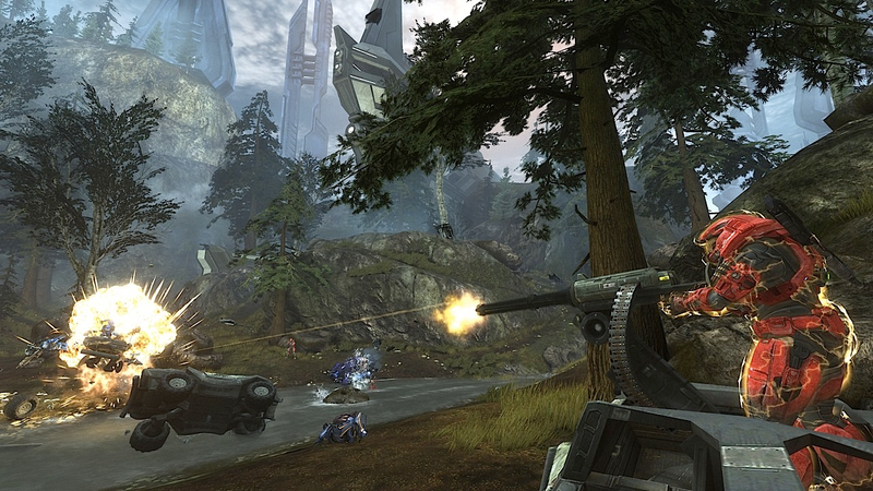 Illustration for article titled Halo: Anniversary Deftly Repaints Gaming History